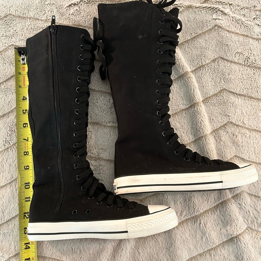 Yuanbu Canvas Women’s Lace Up Mid Calf Sneakers. Sz6 Black. Excellent Condition - Picture 3 of 10